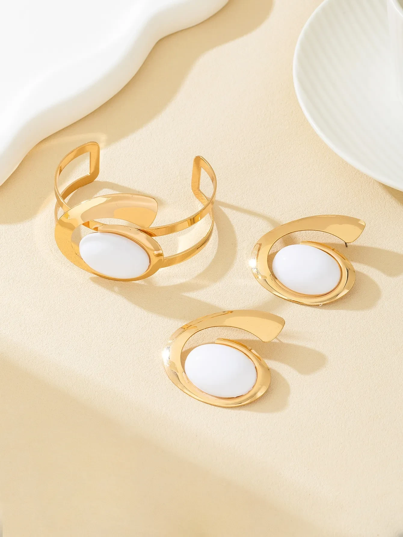 Exaggerated Geometric Trend Irregular Retro Circle Stud Earrings Bangle Women Jewelry Suit