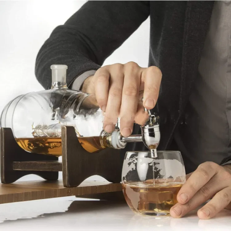 1000ml spirit bottle sailing wine barrel craft wine bottle with tap wine barrel smooth sailing glass decanter