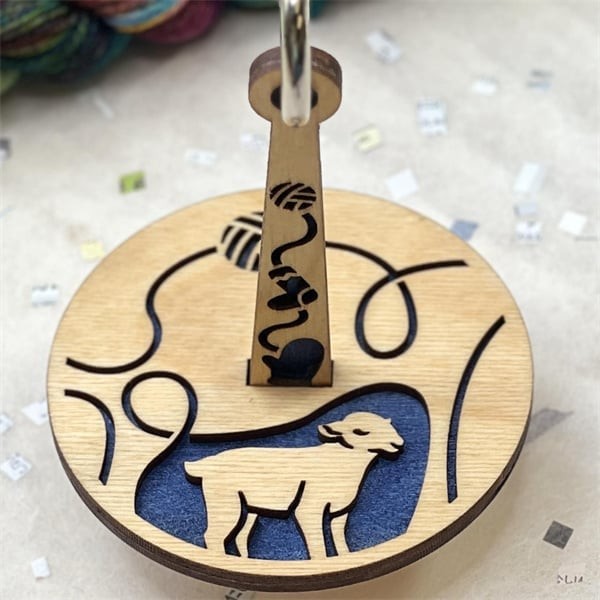 Portable Wrist Yarn Holder, Travel Wrist Hanging Yarn Dispenser