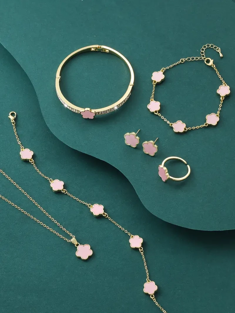 Elegant Flower Shaped Jewelry Set