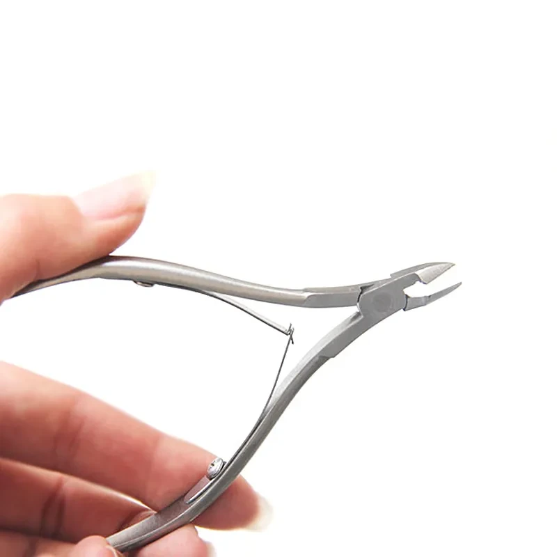 Nail toe beauty pliers
