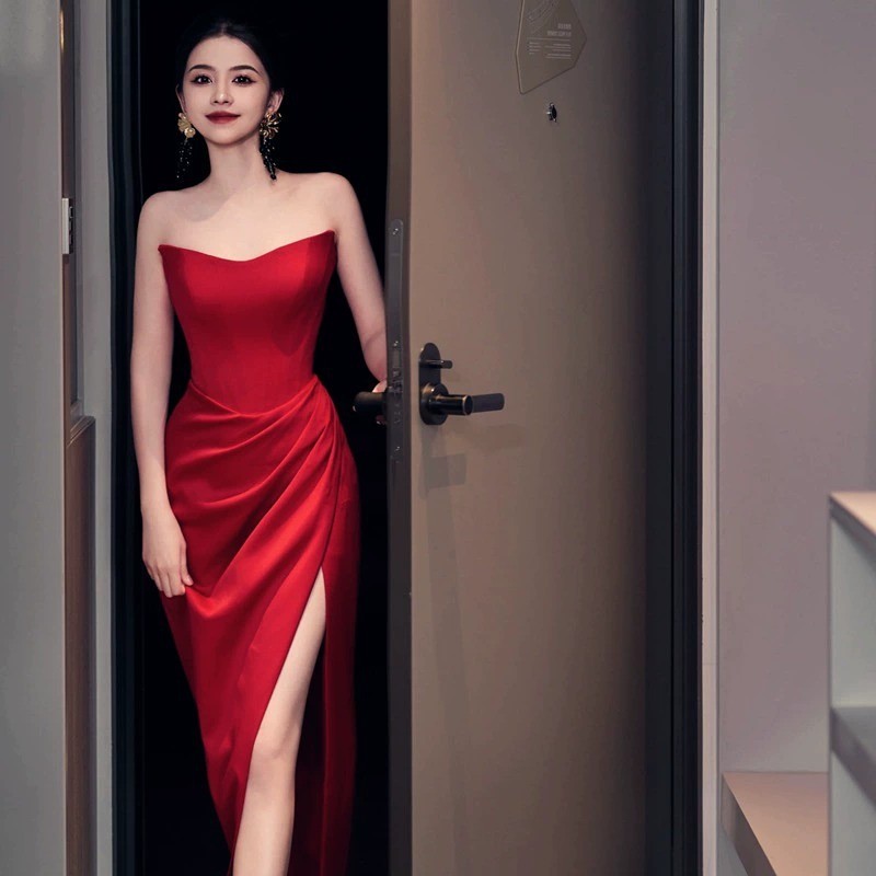 Fashion Bride Wine Red Engagement Wedding