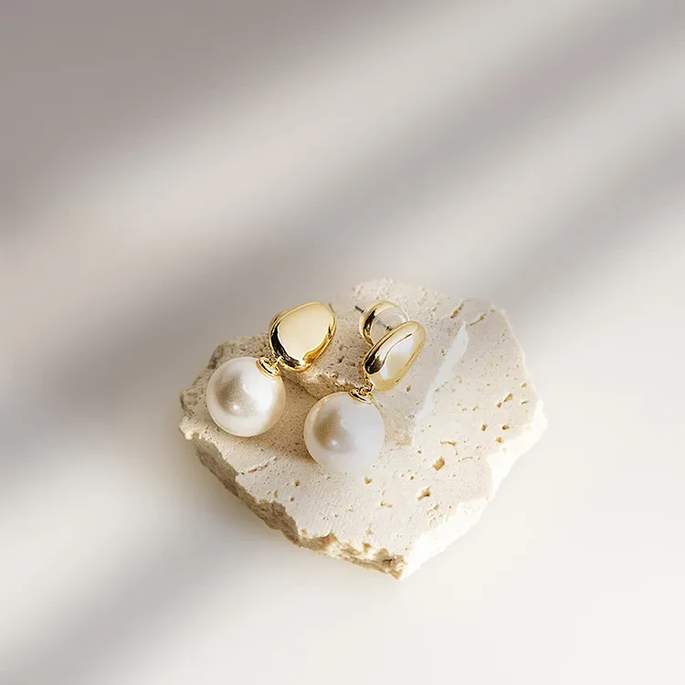 Atmospheric Light Luxury And Elegant Temperament S925 Silver Needle Premium Pearl Earrings