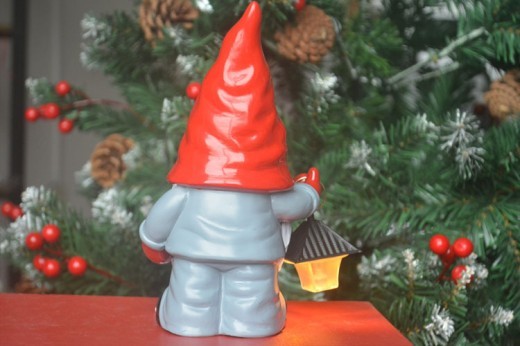 Garden Resin Statue Of Christmas Solar Lantern