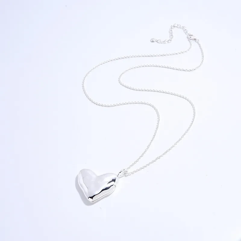 Open Love Photo Frame Niche Necklace