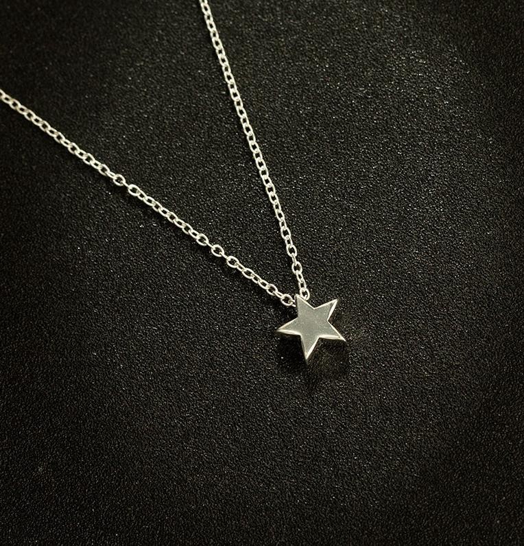 Simple Fashion Ladies Short Clavicle Necklace