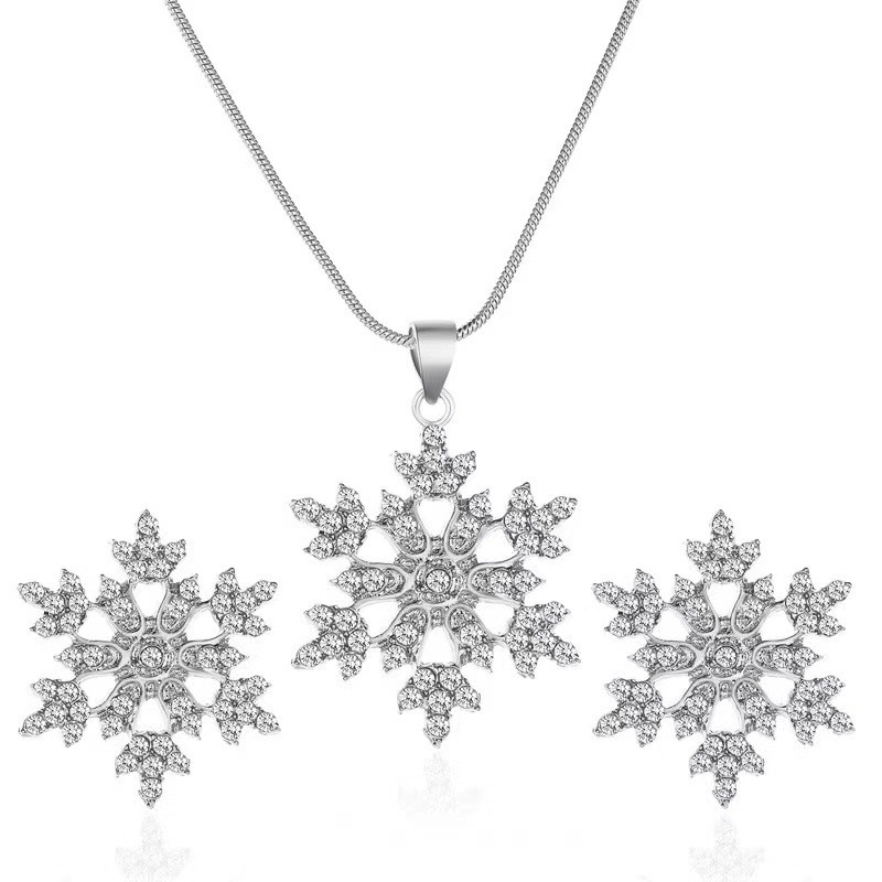 Exquisite Zircon Snowflake Necklace