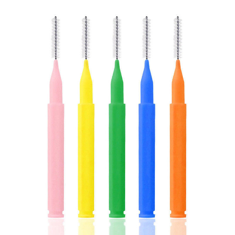 Orthodontic cleaning brush