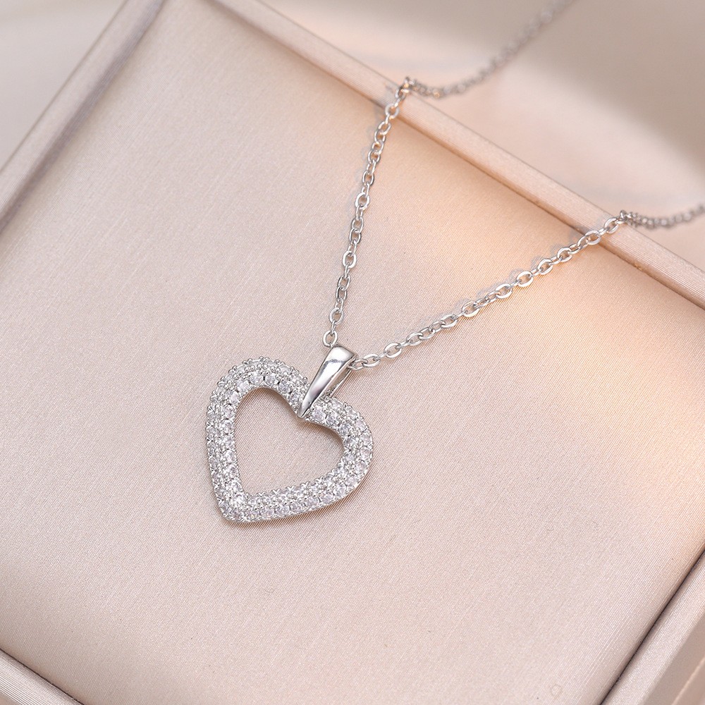 Fashion Vintage Zircon Heart Pendant Necklace