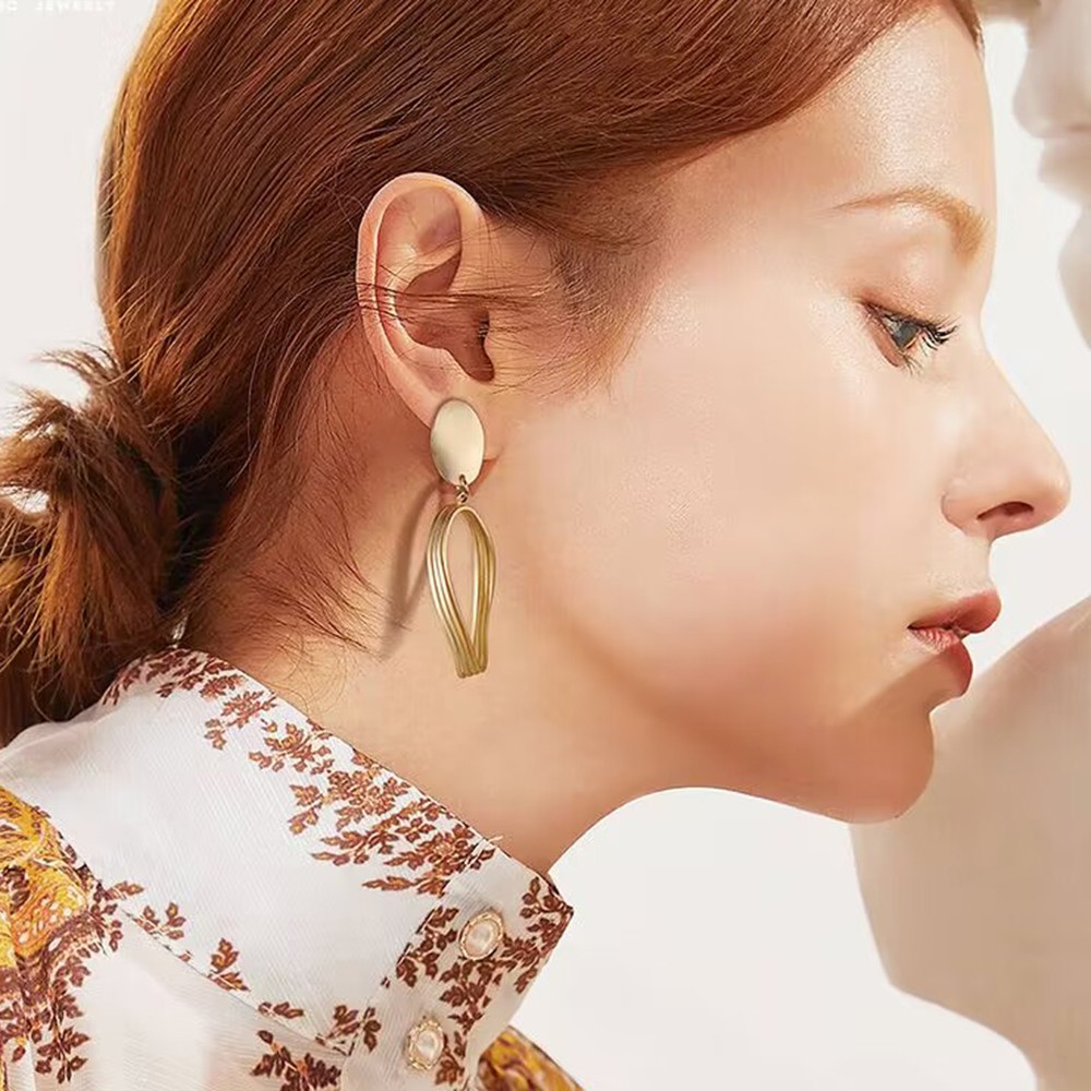 New Geometry Retro Metallic Gold Color Multiple Oval Pendant Clip Earrings