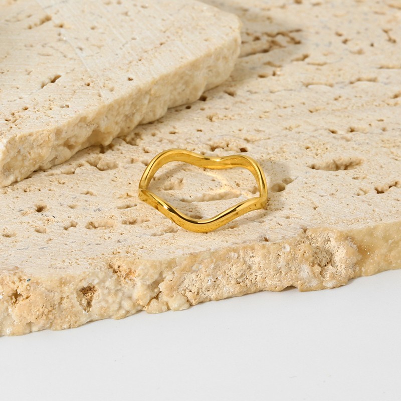 Waterproof 18k Gold Plated Stainless Steel Waved Ring
