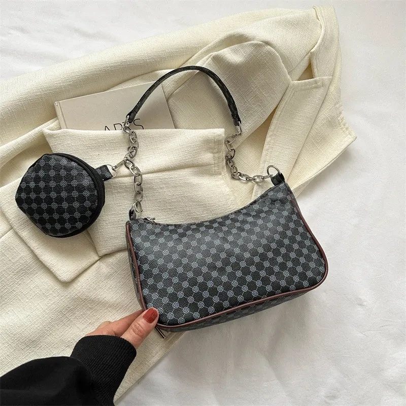 New Spring Retro Style Fashionable Small Square Bag