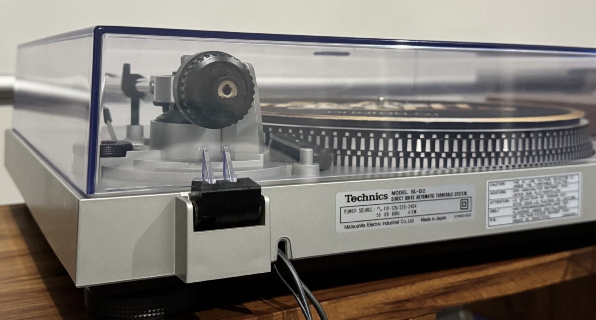 TECHNICS DIRECT DRIVE SL-D2 W/ ORIGINAL SHIPPING CARTON & 270C CART -MINT