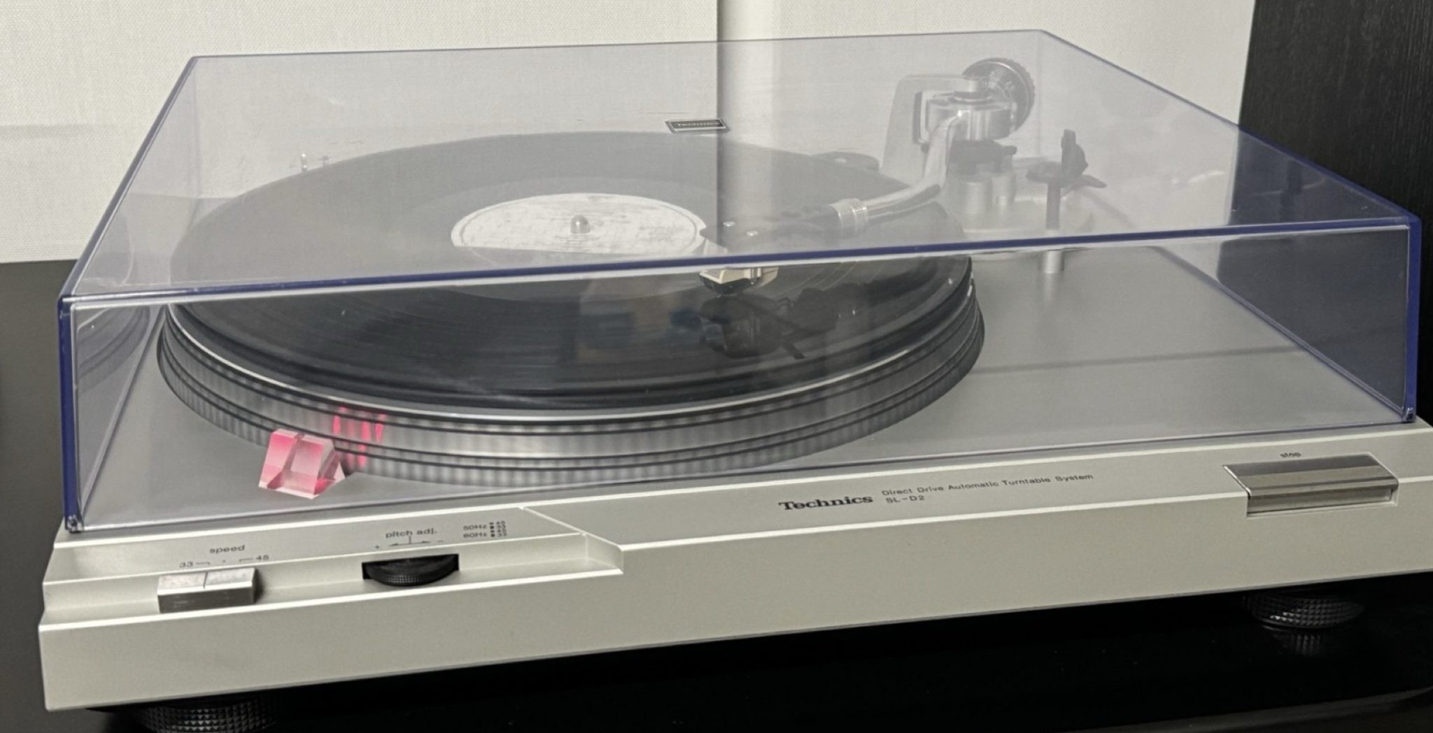 TECHNICS DIRECT DRIVE SL-D2 W/ ORIGINAL SHIPPING CARTON & 270C CART -MINT