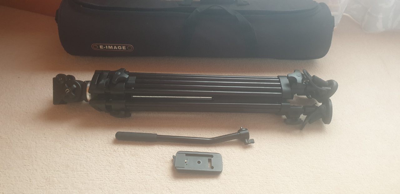 ***Heavy duty tripod and bag***