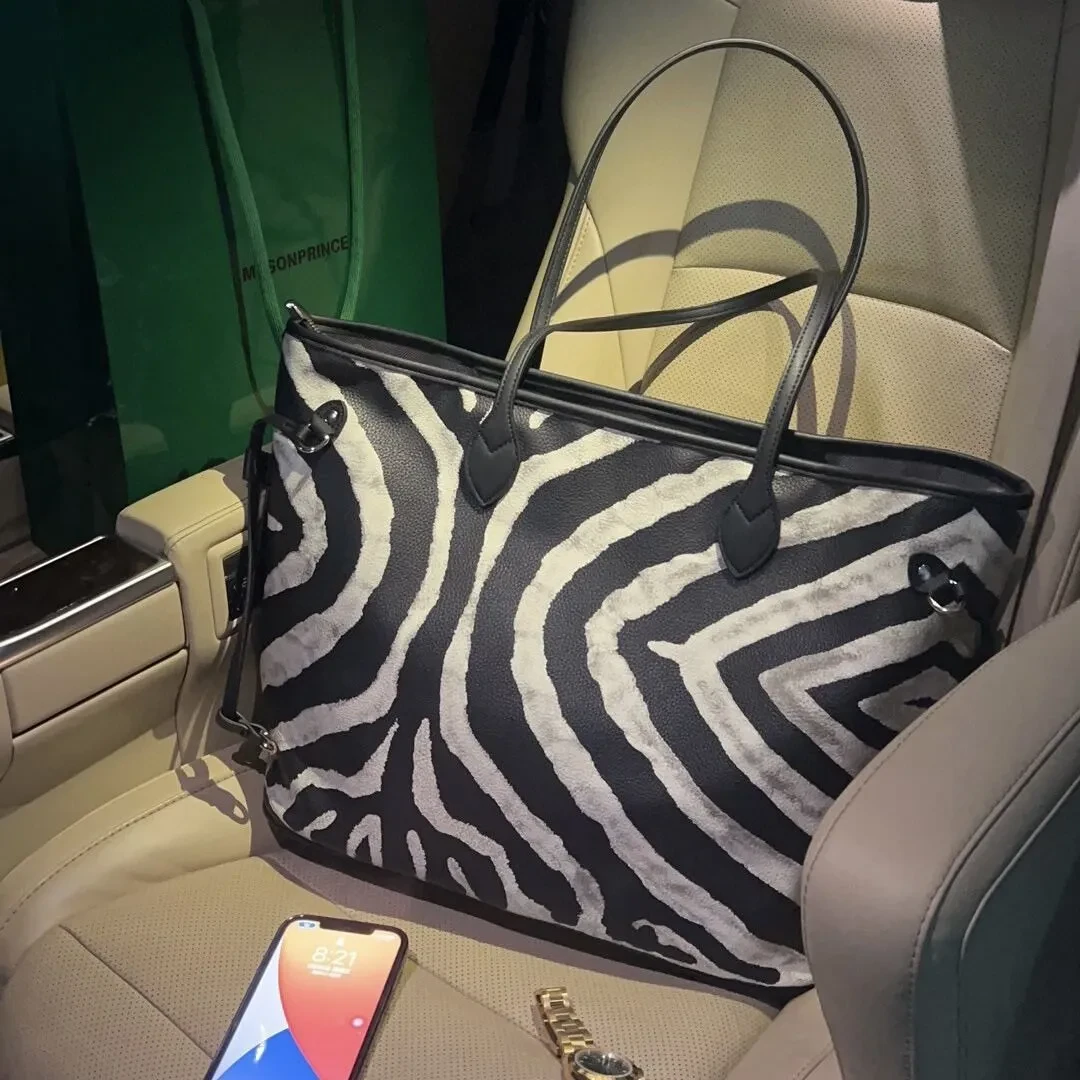 Retro Underarm Niche Shoulder Messenger Bag