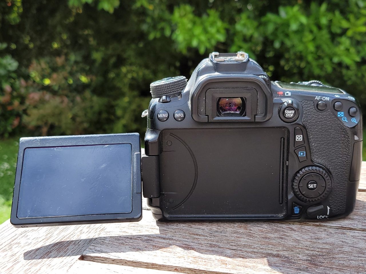 Canon EOS 70D - *DSLR Camera + Accessories*