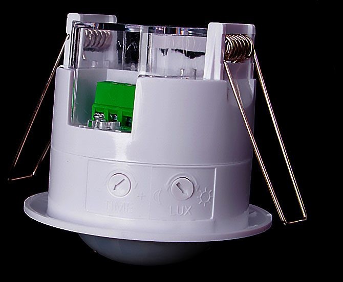 230V Light & Motion PIR Sensor. Simple Ceiling Mount 5~600 secs. Upgraded model