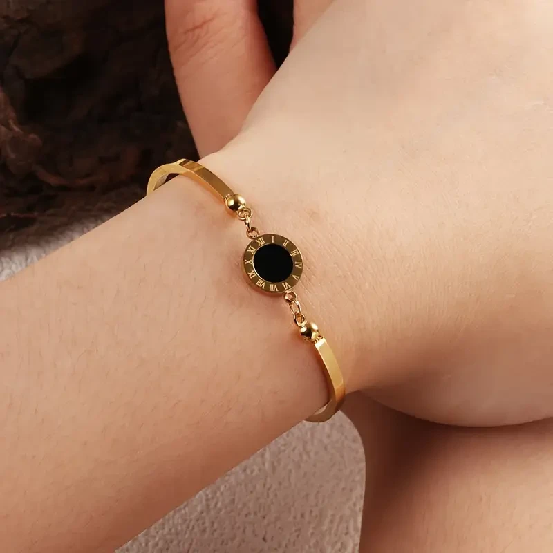 Fashion Classic Black Shell Bracelet  Gold-Plated Stainless Steel Womens Jewelry