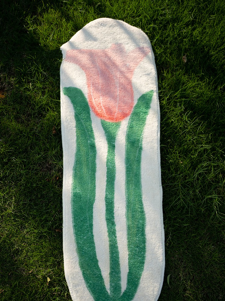 Hand-painted Tulip Popular Sofa Bedroom Bedside Carpet