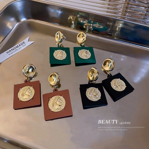 Metal Portrait Square Earrings Niche Ideas