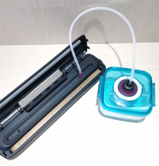 Dry and wet small food vacuum packaging machine