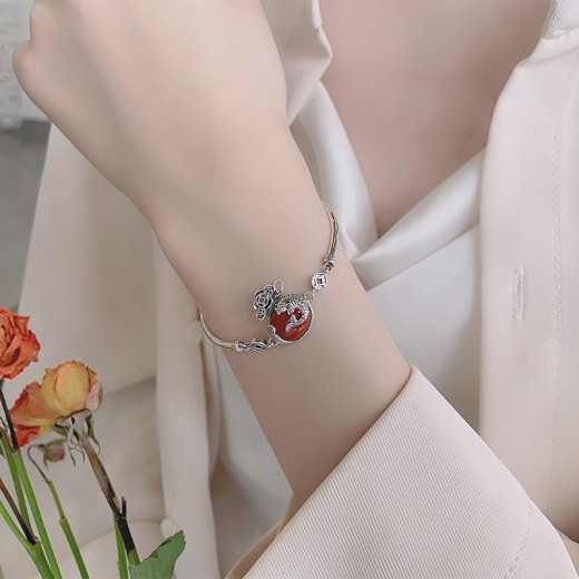 Design Antique Style Temperamental Bracelet Female