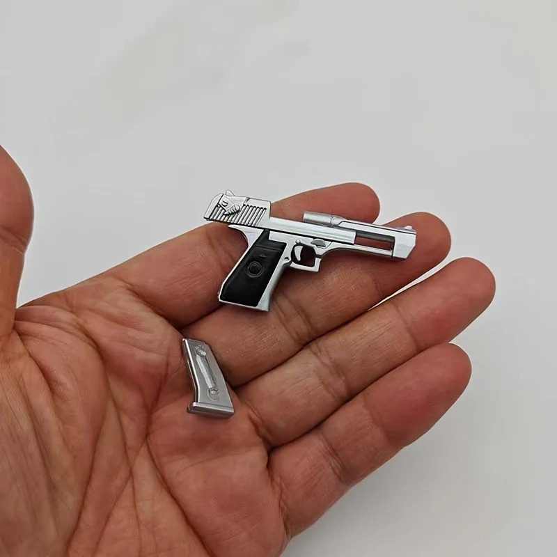 1/6 Scale Command Desert Eagle Pistol Model