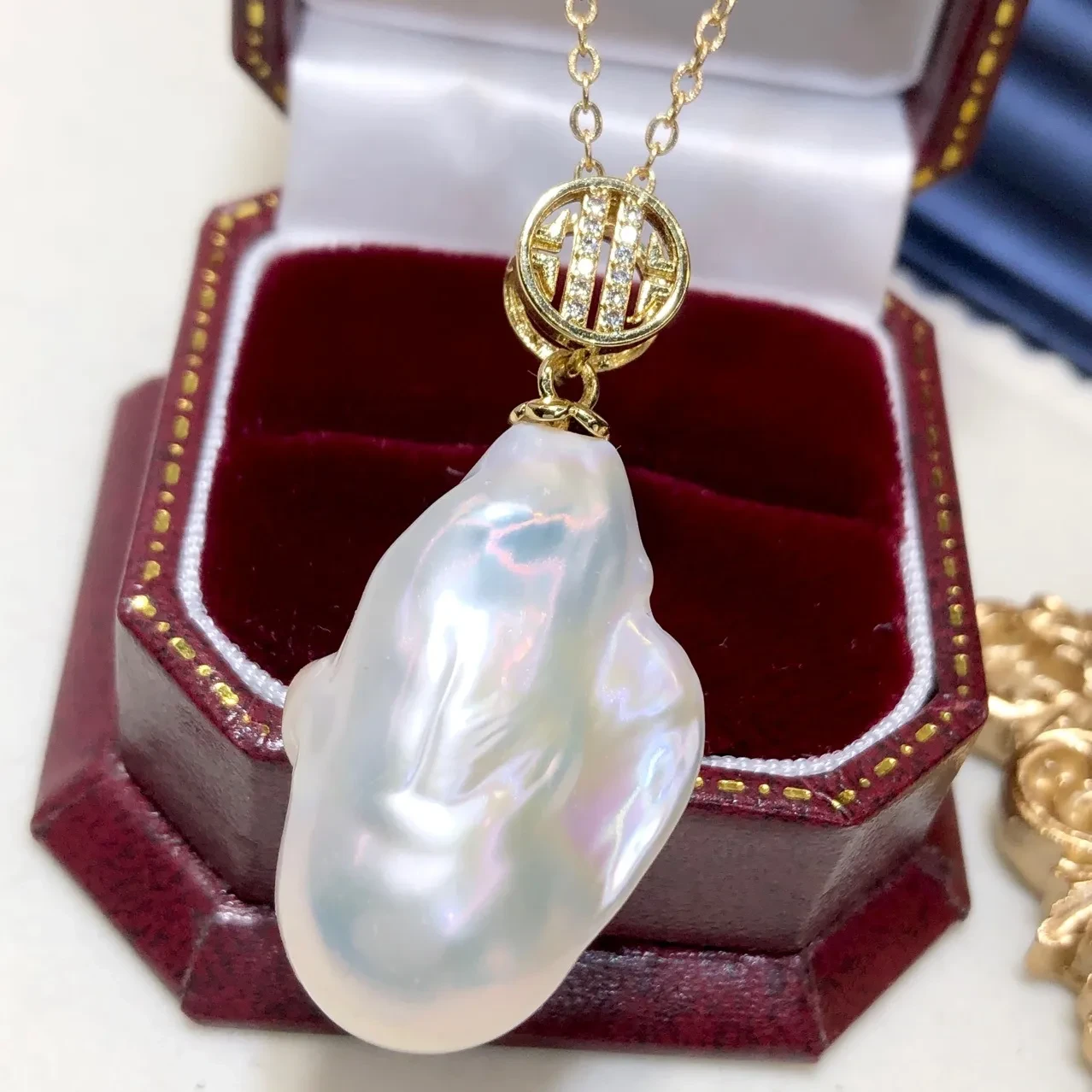 Natural Freshwater Pearl Pendant Baroque Shaped Magic Light Edison Pearl Pendant