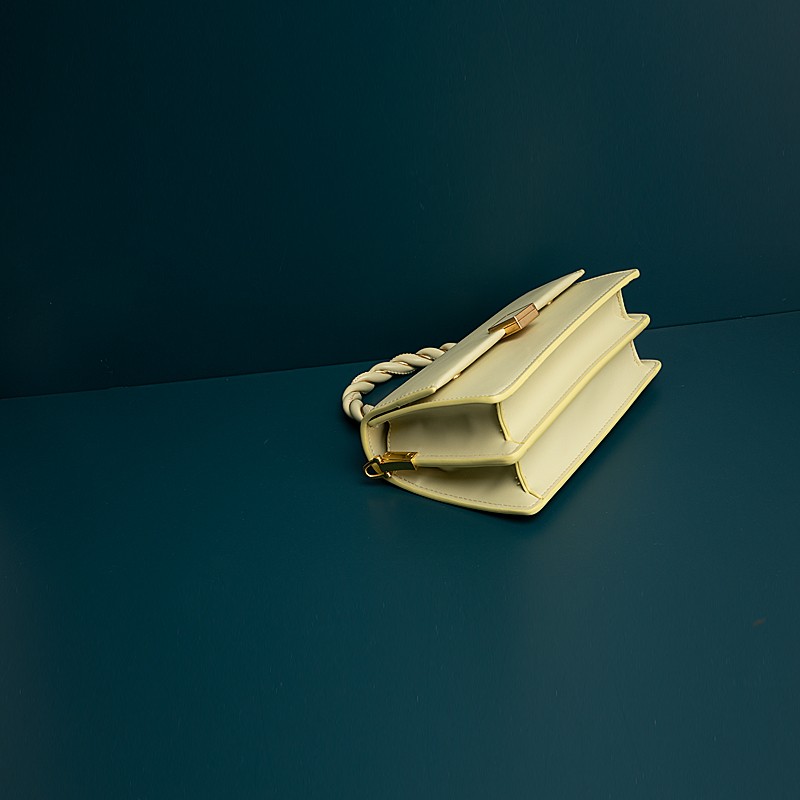 Niche Design Leather Hand-Held One-Shoulder Messenger Bag