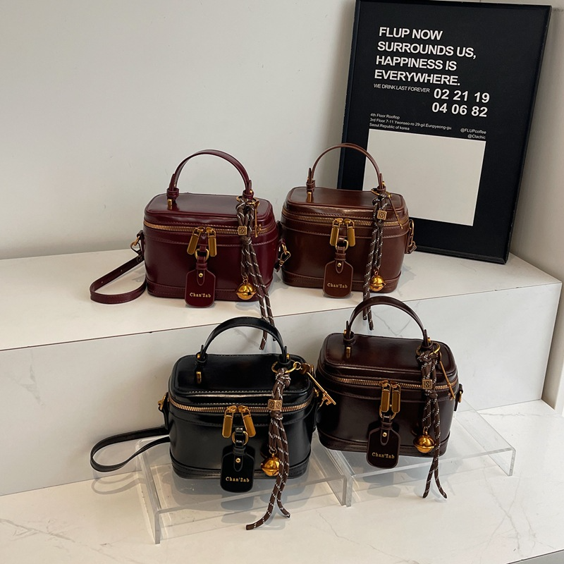 New Retro Easy Matching Shoulder Messenger Bag