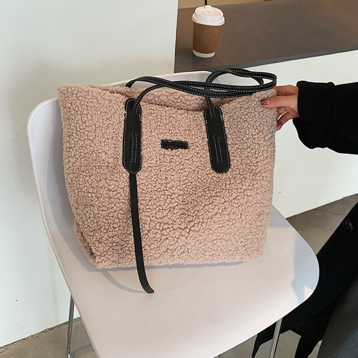 Fashion Large Capacity Plush Tote Bag