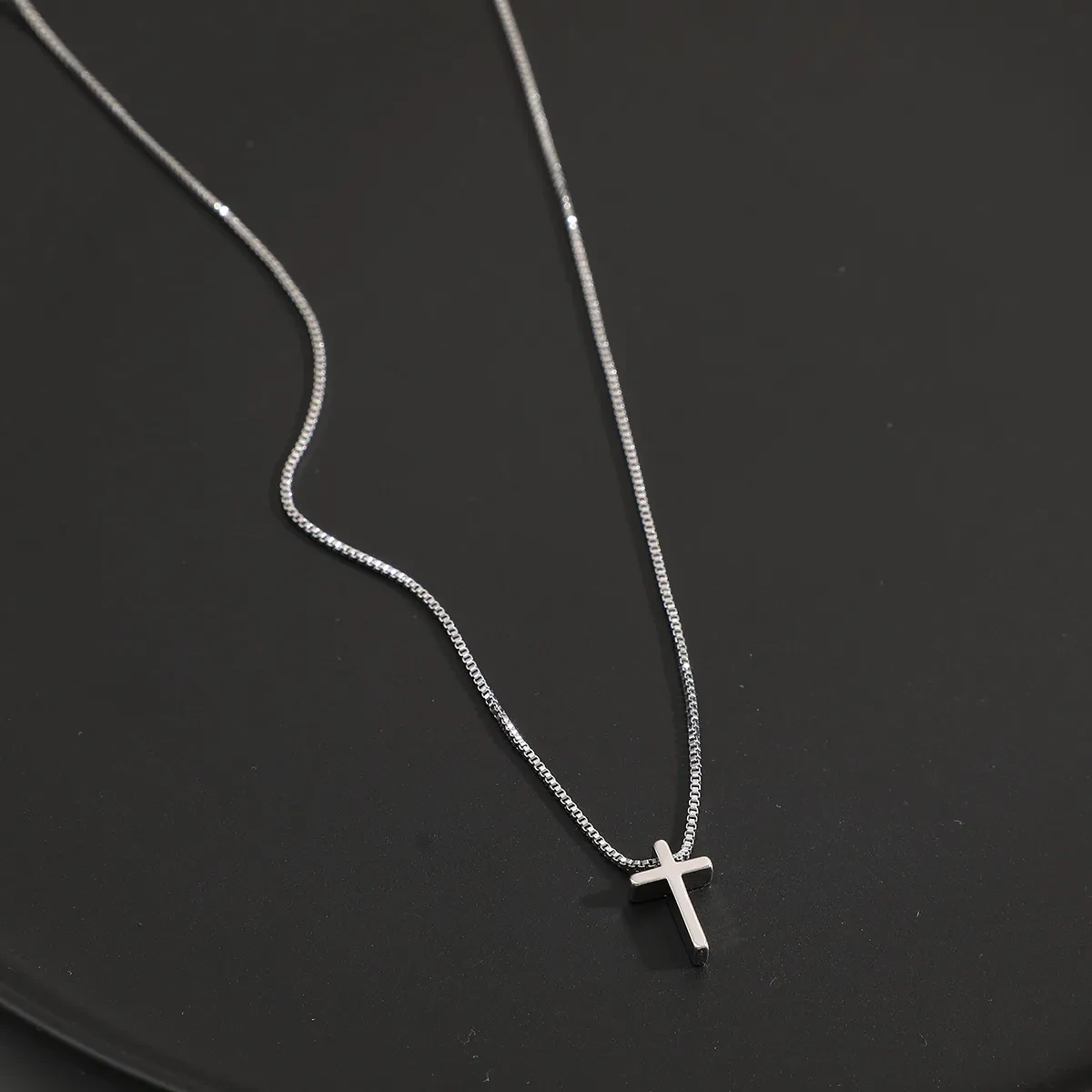 Women's Simple Cross Pendant Necklace