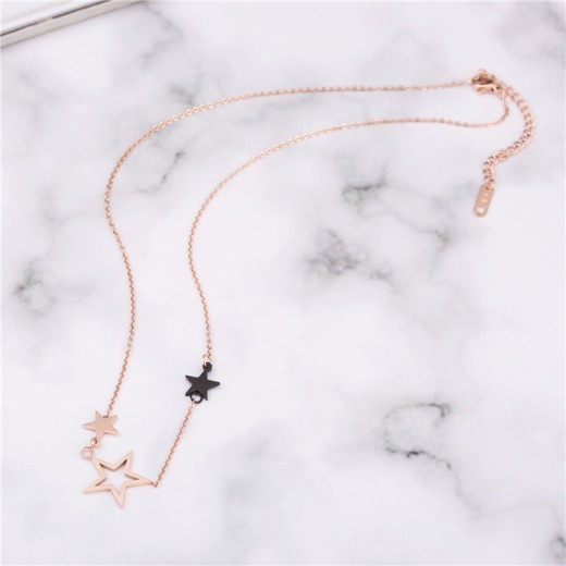 Rose gold five-pointed star necklace