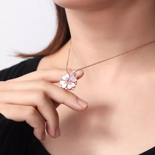 Rose Gold Heart-shaped Magnetic Love Pendant