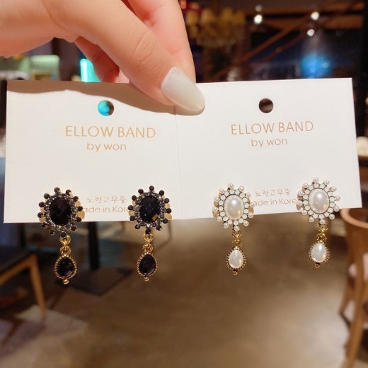 European and American Fashion Earrings Net Celebrity Earrings