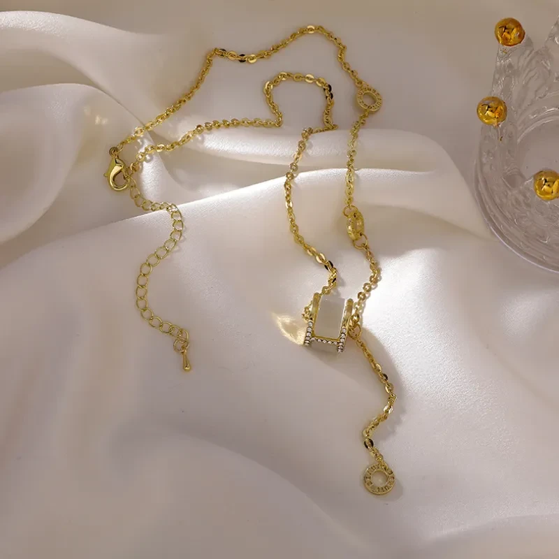 Korean Light Luxury Niche Opal Small Waist Cold Wind Clavicle Chain