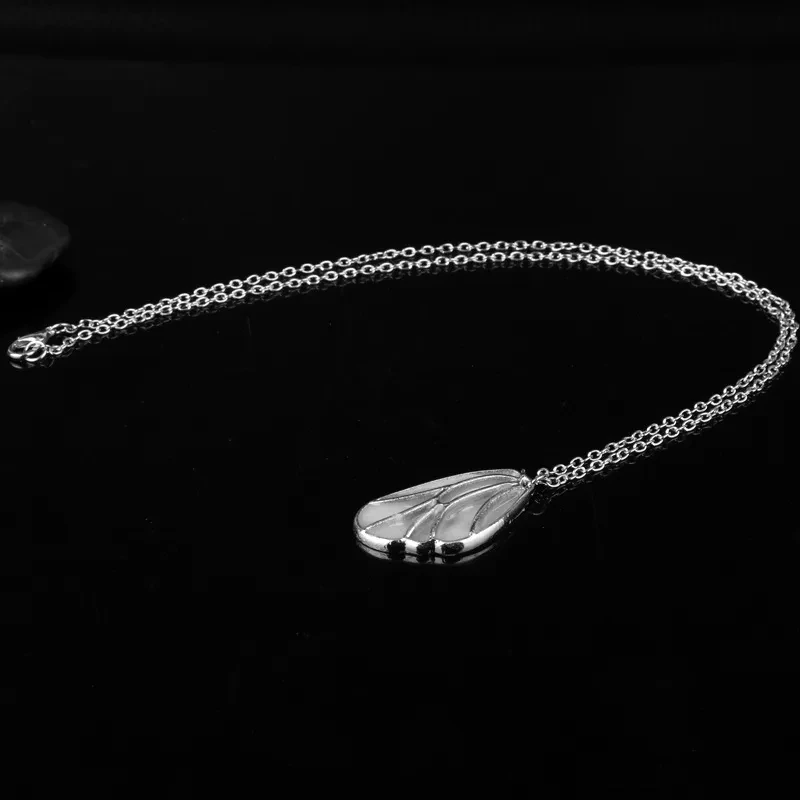 Glowing Wing Shape Butterfly Pendant Necklace