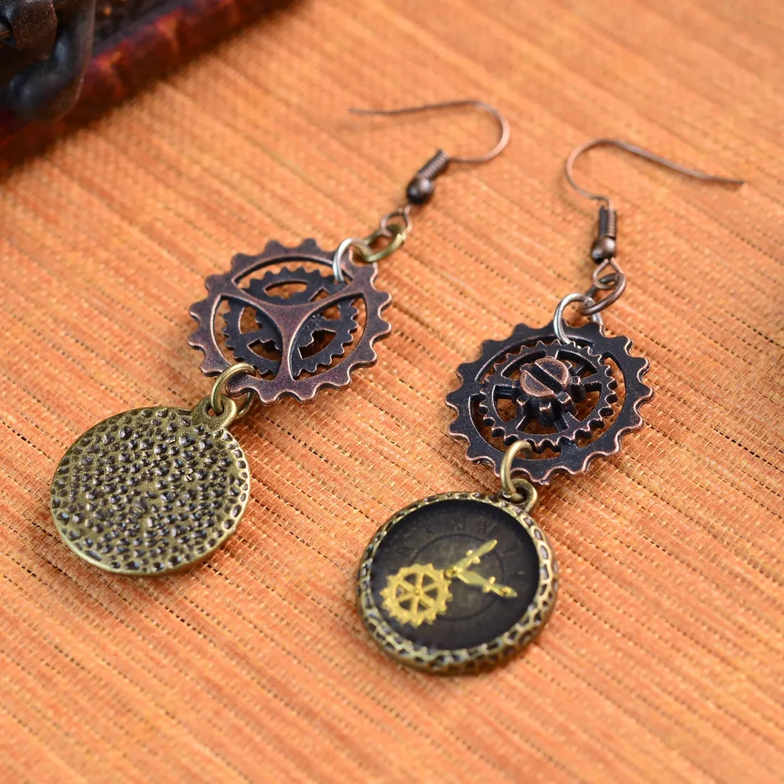 Creative Personality Gear Pendant Alloy Earrings