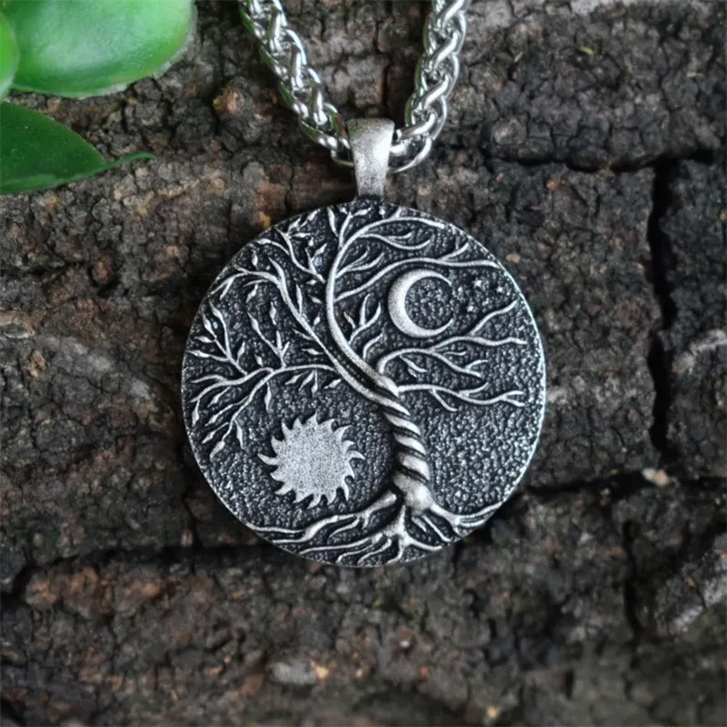 Sun Moon Delicate Pendant Necklace Lock