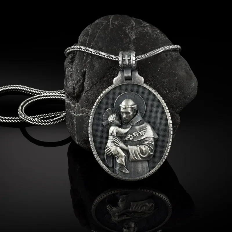 Fashion Figure Head Pendant Savior Necklace