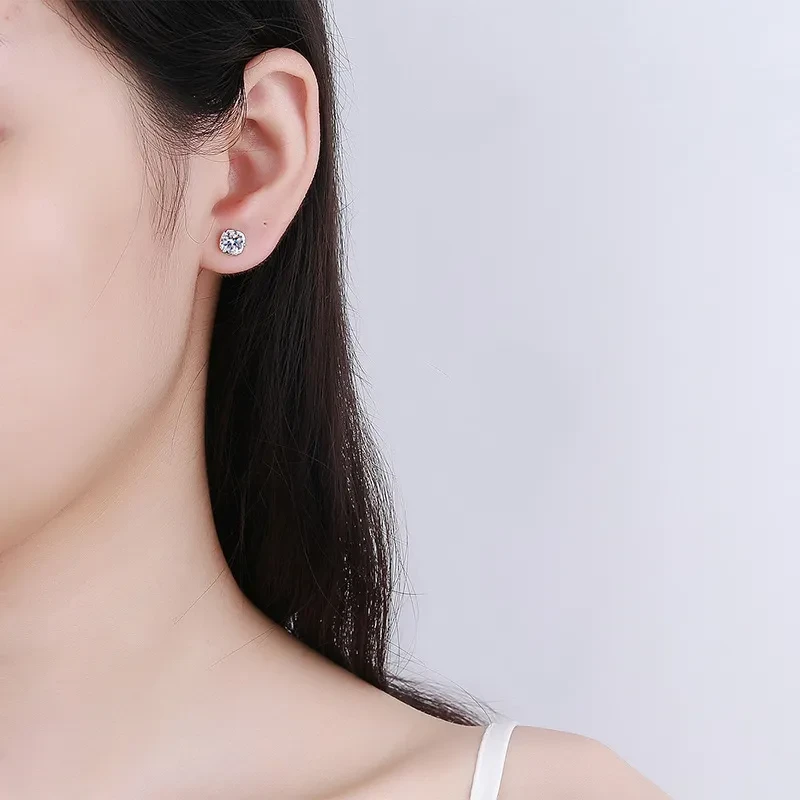 50 Points Moissanite Ear Studs S925 Silver Micro-inlaid