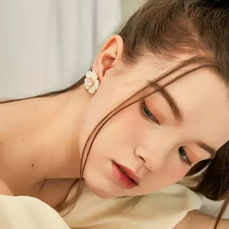 New Women's Temperament Wild Simple Earrings