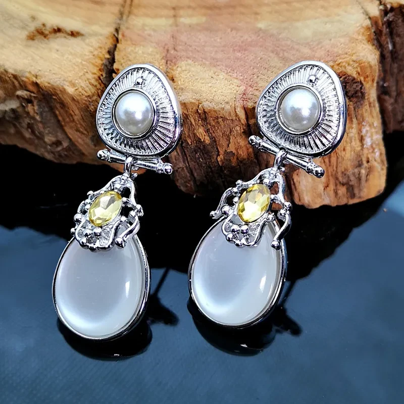 Fashion Exaggerated Moonstone Pearl Earrings