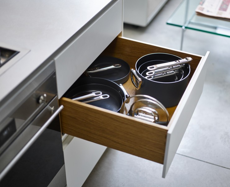 Space 23cm/5.4qt Non-Stick Induction Saucepan & Lid - Joseph Joseph