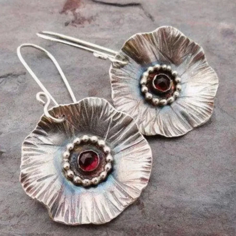 Simple Personality Flower Ancient Silver Inlaid Ruby Earrings