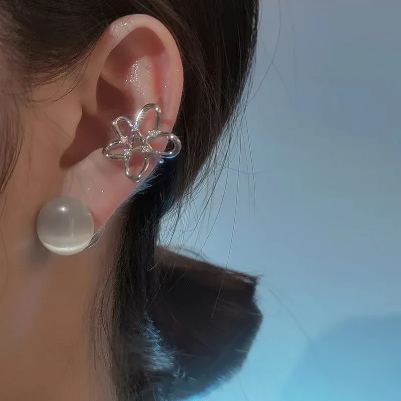 Magnetic Round Ring Earrings Simple Fashion Design