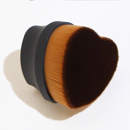 New 55 Foundation Brush Heart-shaped Magic