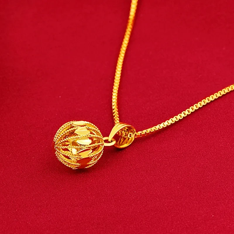 Women's Fashion Simple Gold Plated Hydrangea Round Necklace Pendant