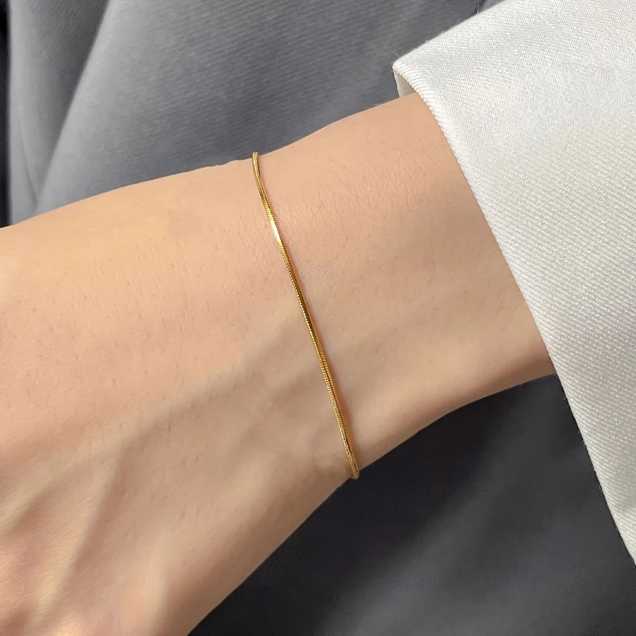 Nooxian Elegant Stainless Steel Bracelet for Women - Sleek, Simple Design with Unique Plating, Perfect for Everyday & Vacation Wear